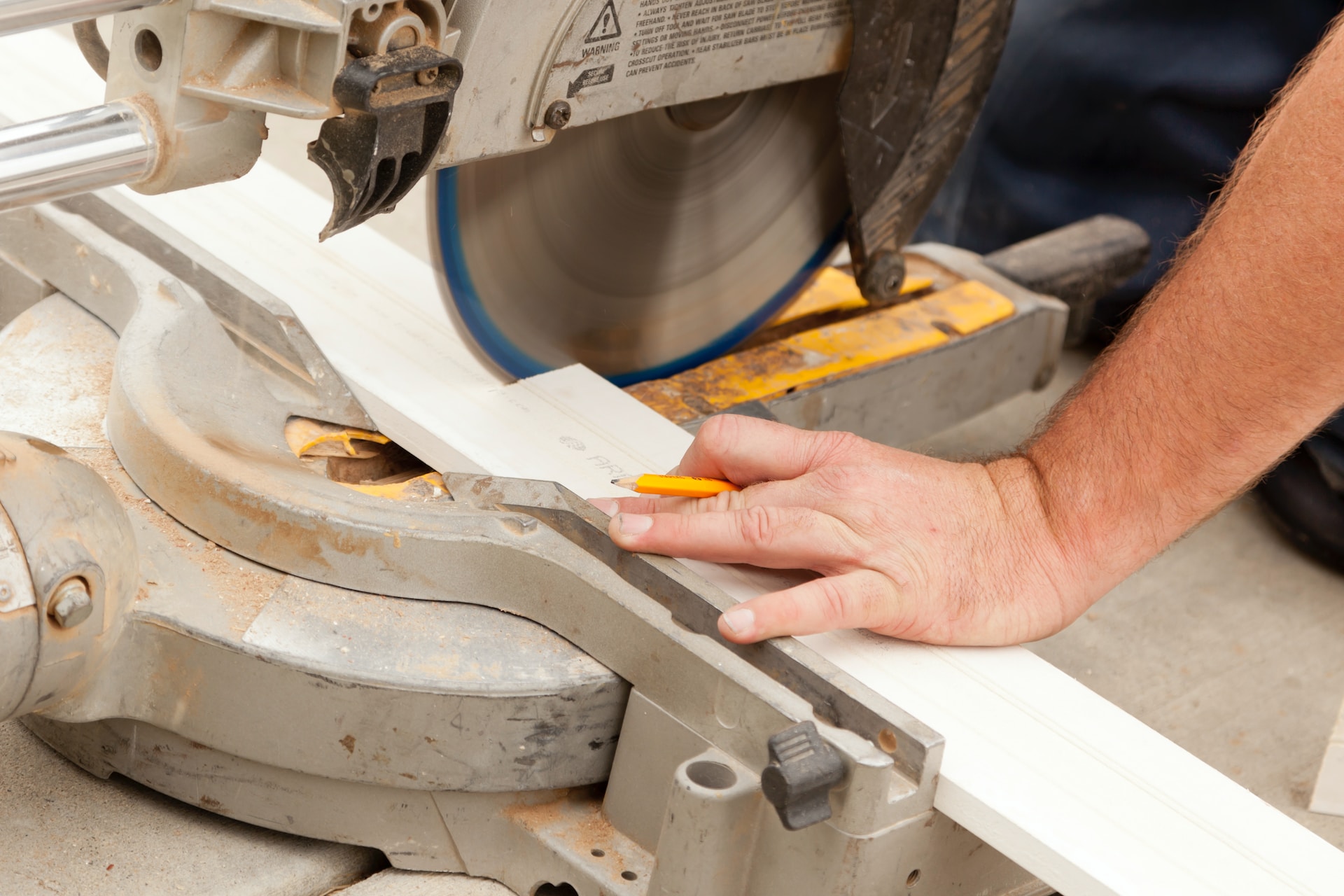 cutting lvp wood